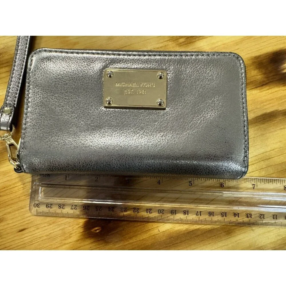 Michael Kors Women's Wallet‎ Gray Zip Around City Designer Preppy Classic Modern